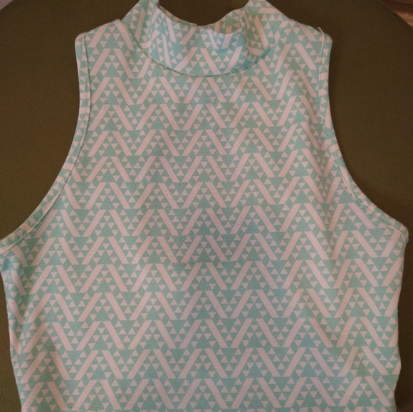 Turquoise and white top - Picture 4 of 4